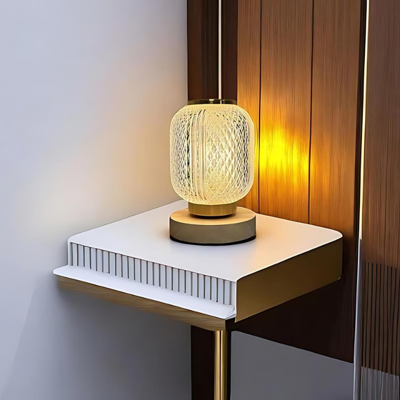 NordicGlamour | Scandinavische LED tafellamp van kristal en hout