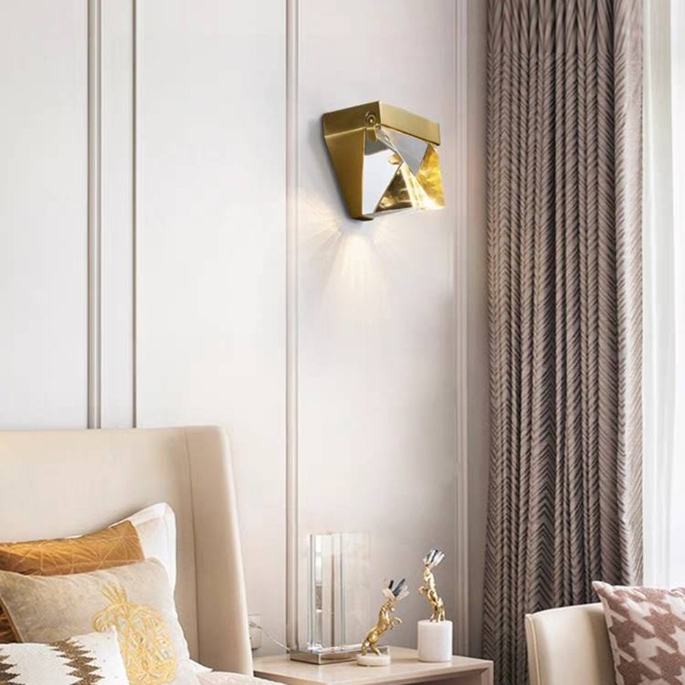 PrismaGlow | Gouden diamanten wandlamp