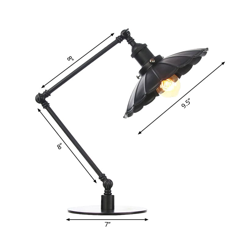 Vintage glamour | Sculpturale metalen tafellamp in retrostijl