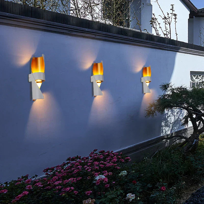 LumiNova LED Buitenwandlamp | Moderne Waterdichte Wandlamp van Aluminium & Glas, Energiezuinig voor Tuin, Oprit & Patio