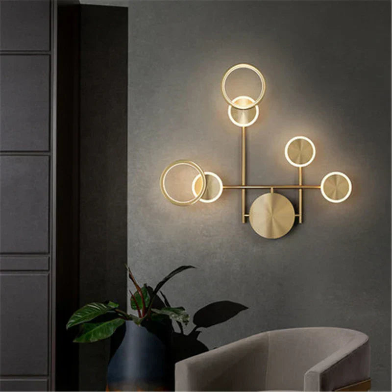 GlintForge – Moderne LED Wandlamp in Goud voor Woonkamer & Hal