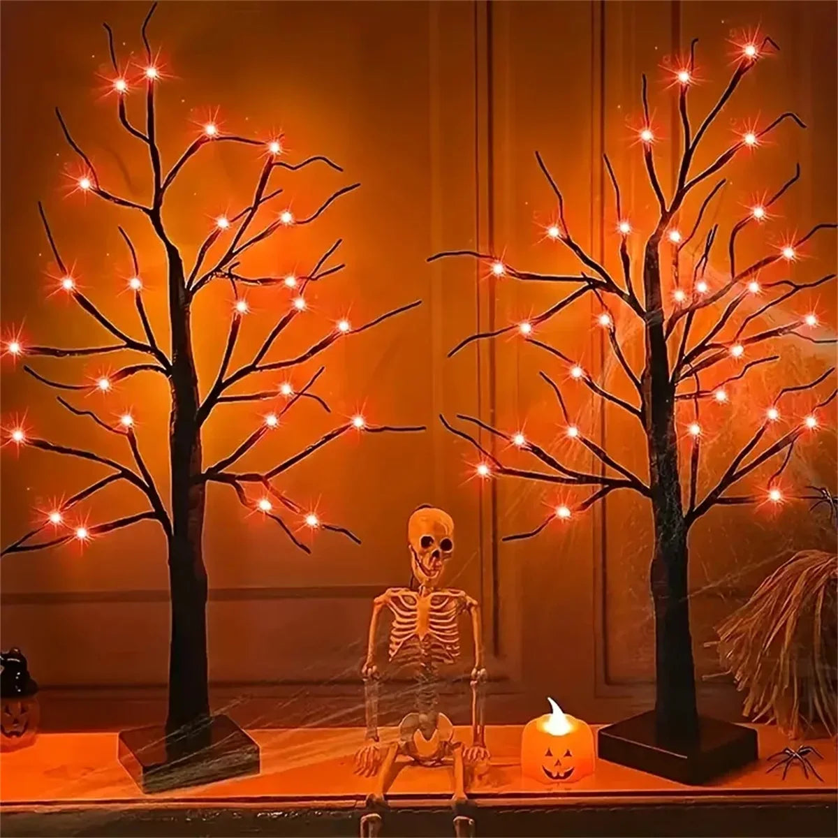 Enge en mooie LED tafellamp voor Halloween in berkenboom design
