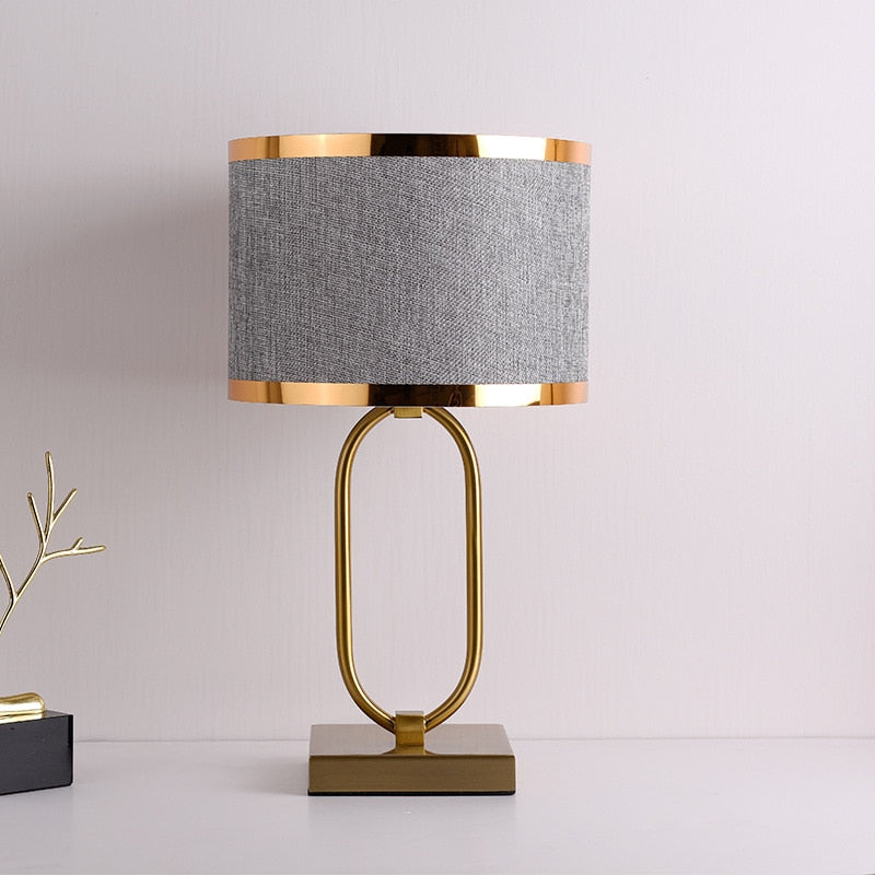 Auvion | Postmoderne Gouden Lamp