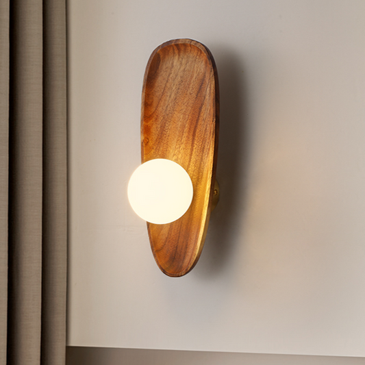 Wandlamp van natuurlijk hout