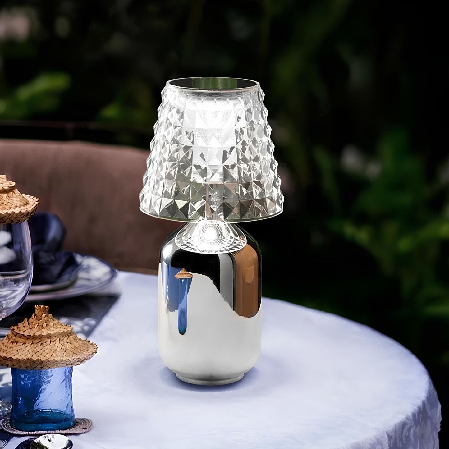 AuraKristall | Prachtige LED tafellamp in een modern ontwerp dat stijlvolle accenten zet en je huis opfleurt.