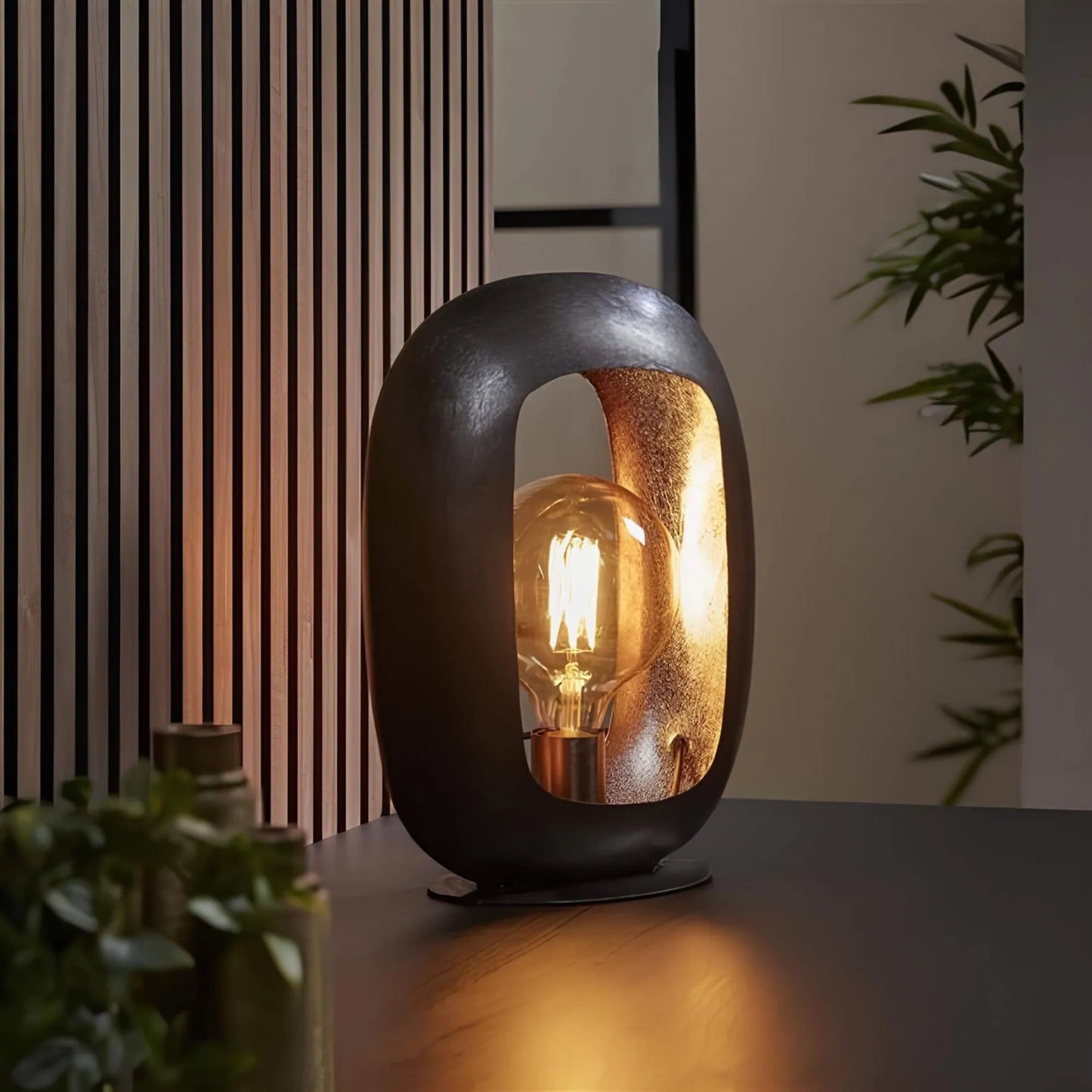 Selma tafellamp - Elegante zwart nikkel verlichting