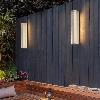SolarSleek | Elegante wandlamp op zonne-energie