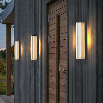 SolarSleek | Elegante wandlamp op zonne-energie