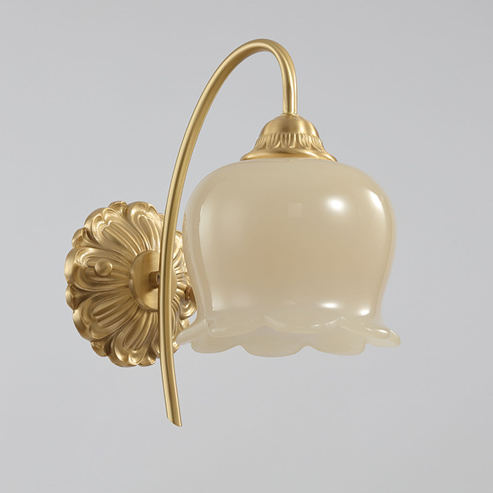 BlossomGlow | Elegante koperen wandlamp