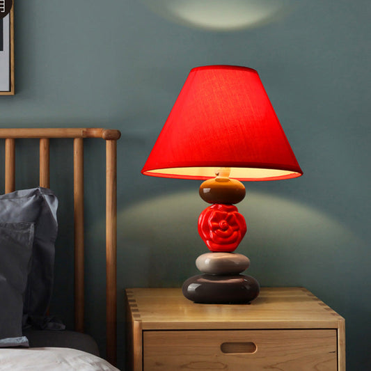 Moderne elegantie | Stijlvolle tafellamp met elegante stoffen kap