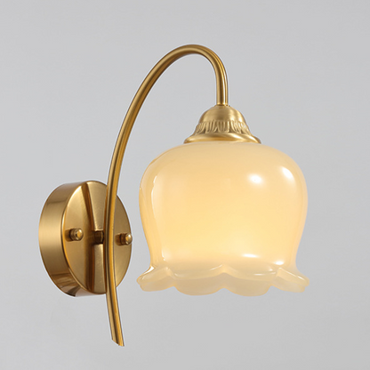 BlossomGlow | Elegante koperen wandlamp