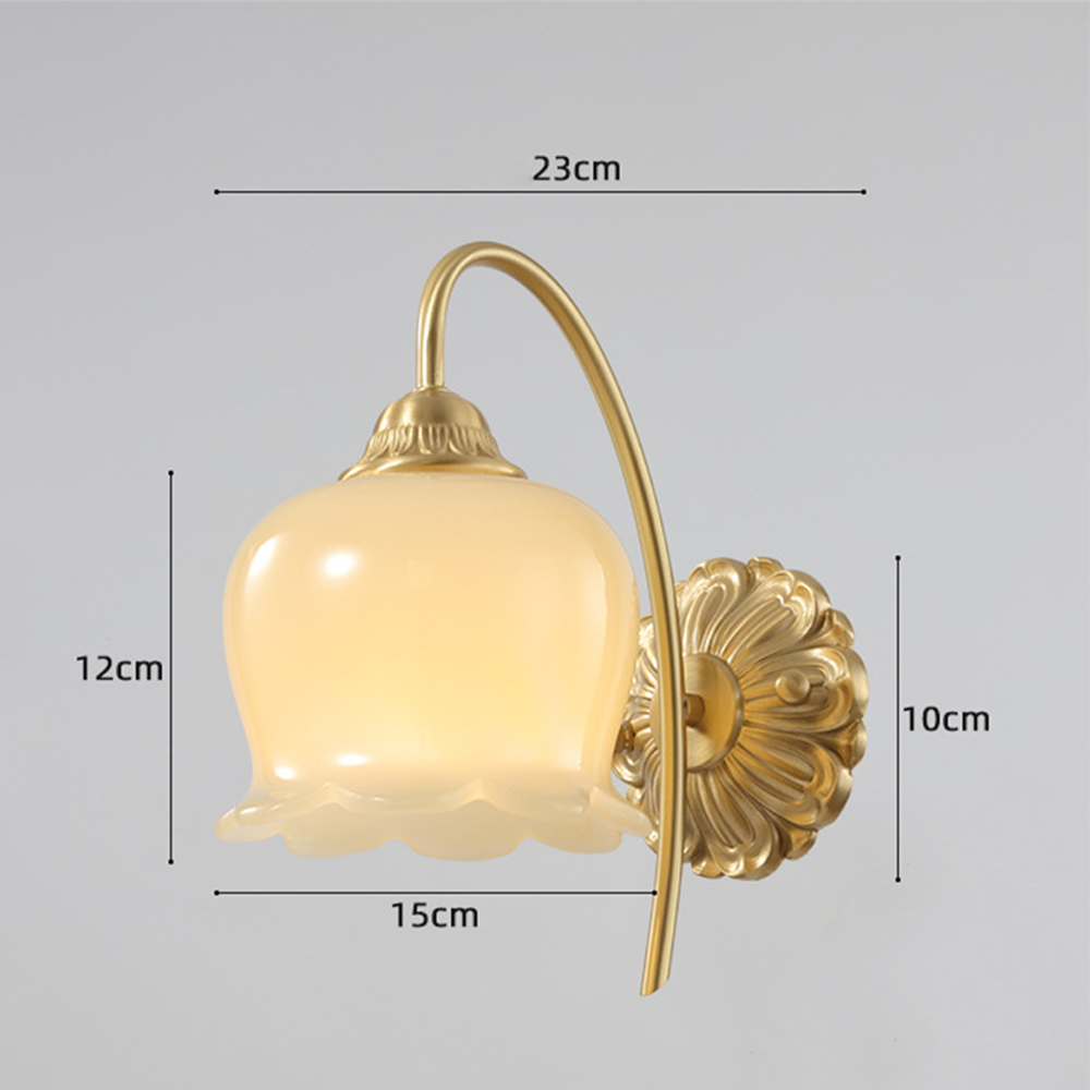 BlossomGlow | Elegante koperen wandlamp