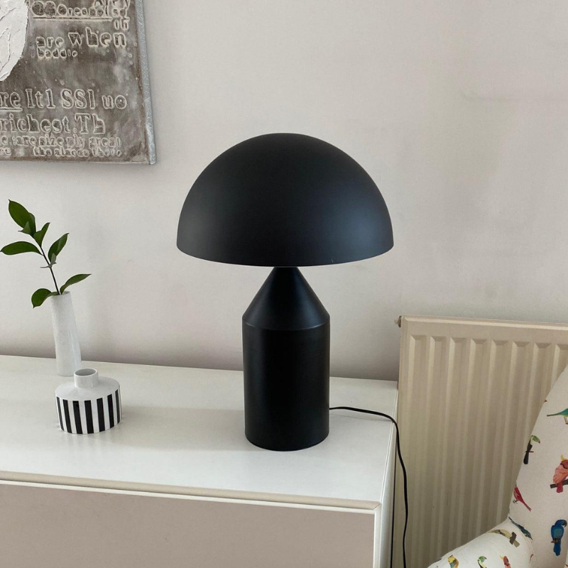 Elegante metalen tafellamp | Stijlvolle accentverlichting voor elk huis