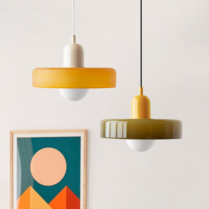 StiloGlas | Kleurrijke Hanglamp in Bauhaus-stijl – Glas-in-lood Design & Modern Vakmanschap