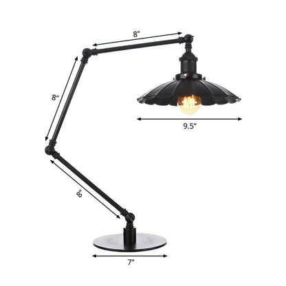 Vintage glamour | Sculpturale metalen tafellamp in retrostijl