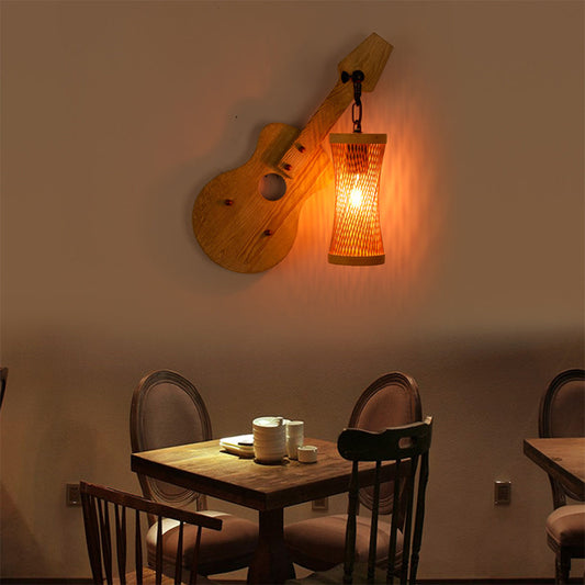 StrumLight | Op gitaar geïnspireerde wandlamp