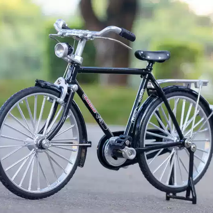VintageCycle | Elegant retro fietsmodel Ornament