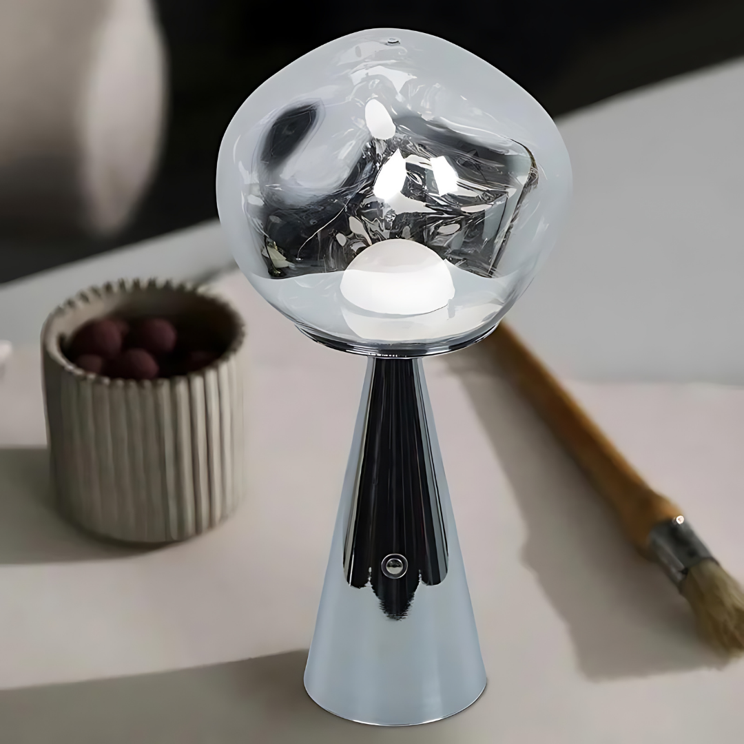 LavaGlow Mini LED Tafellamp | Compacte USB Lamp met Sfeervolle Verlichting voor Bureau, Nachtkastje & Woonkamer
