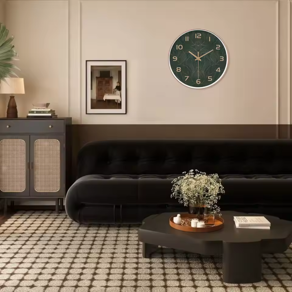 Groene Blad Wandklok Rond Stil Ontwerp met Gouden Accenten