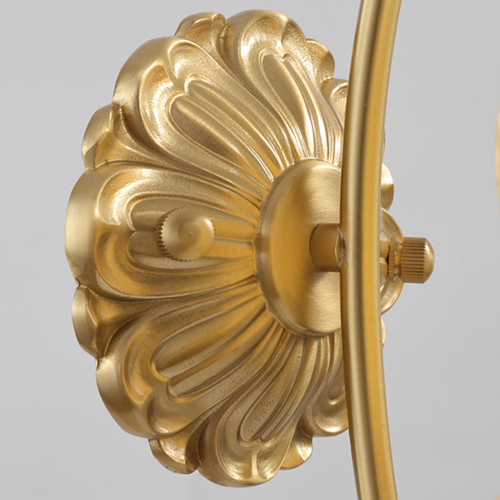BlossomGlow | Elegante koperen wandlamp