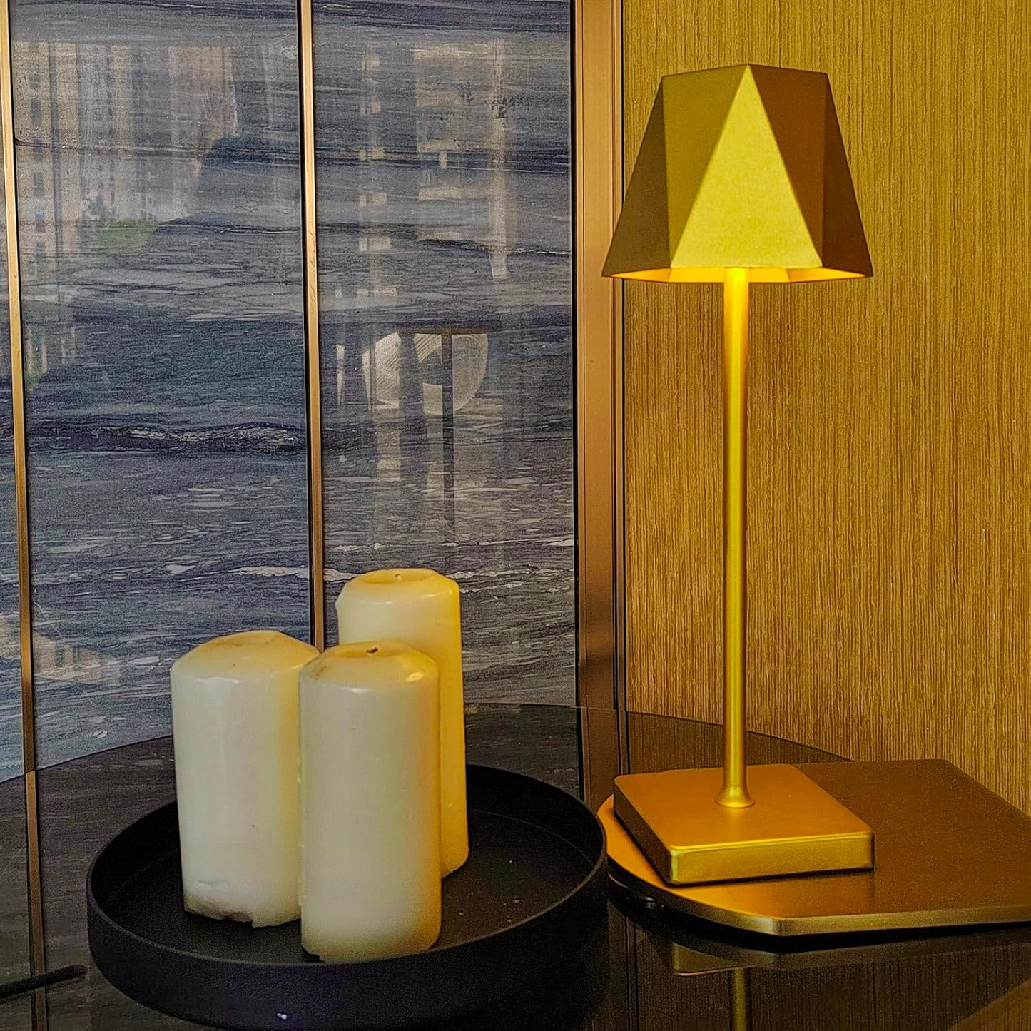 BrightEase | lichtgewicht draadloze bureaulamp