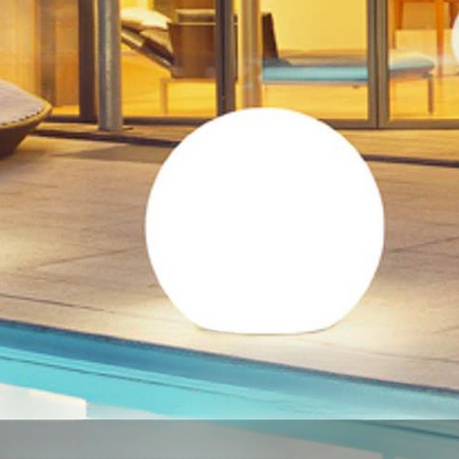 Bolvormige tuinlamp op zonne-energie