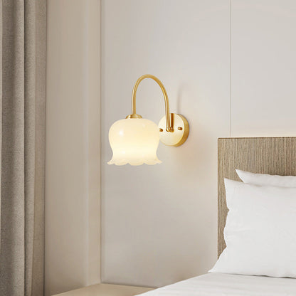 BlossomBright | Artistieke bloemen glazen wandlamp