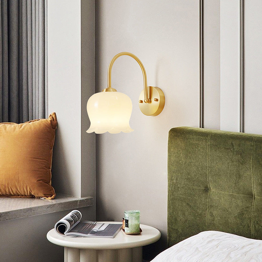 BlossomBright | Artistieke bloemen glazen wandlamp