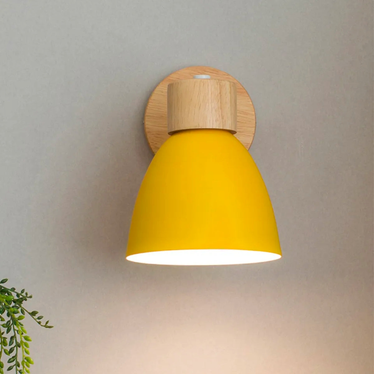 ChromaLux | Elegante Scandinavische houten wandlamp