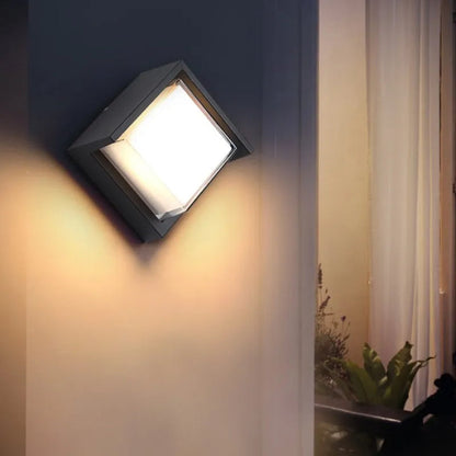 TwilightGlance – Elegante LED Buitenwandlamp | Weerbestendig & Duurzaam voor Tuin & Terras