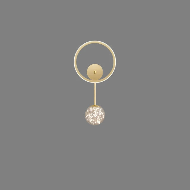 GlowVogue – Moderne LED Wandlamp in Goud met Glazen Bol
