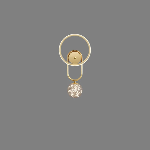 GlowVogue – Moderne LED Wandlamp in Goud met Glazen Bol
