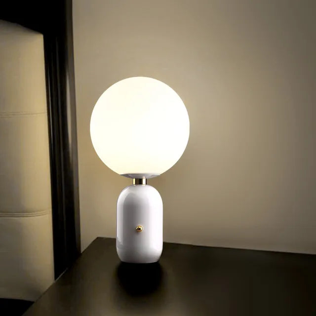 NordKugel Scandinavische Tafellamp | Elegante LED Lamp met Instelbare Helderheid voor Woonkamer & Slaapkamer