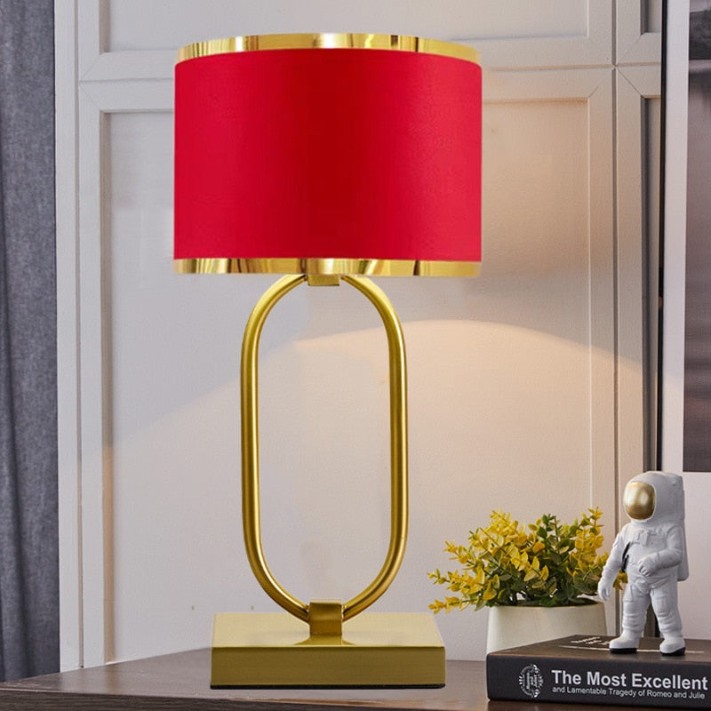 Auvion | Postmoderne Gouden Lamp