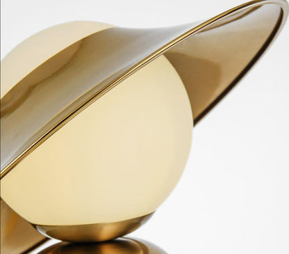 Lioris | Scandinavische Gouden Tafellamp
