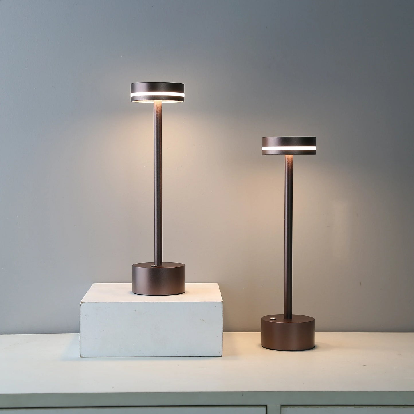 LuxeGlow | Design tafellamp | Draadloos oplaadbaar  Creëer sfeer met één aanraking