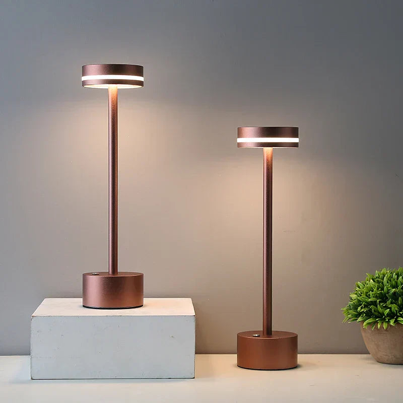 LuxeGlow | Design tafellamp | Draadloos oplaadbaar  Creëer sfeer met één aanraking