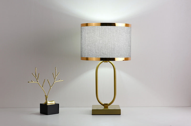 Auvion | Postmoderne Gouden Lamp