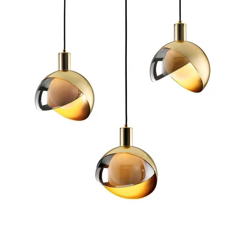 Moderne hanglamp van goudkleurig glas