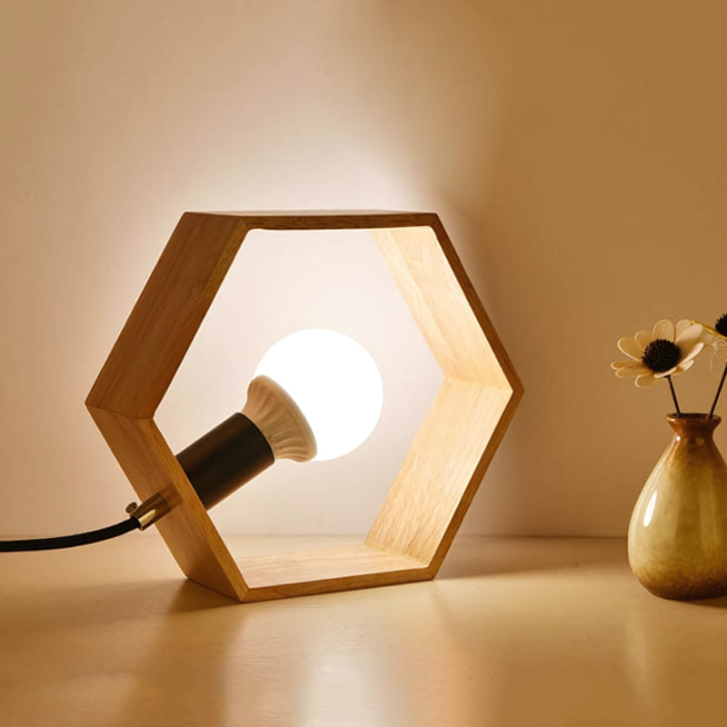 HexaGlühen | Stijlvolle houten tafellamp in zeshoekig ontwerp voor een warm, gezellig huis