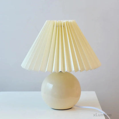 Antiek Geplooid - Vintage tafellamp met geplooide kap