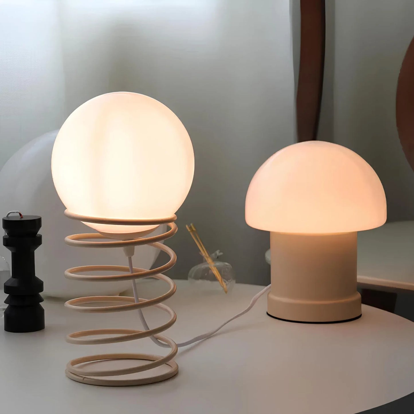 ArtisticStat - Metalen vederlichte glazen tafellamp