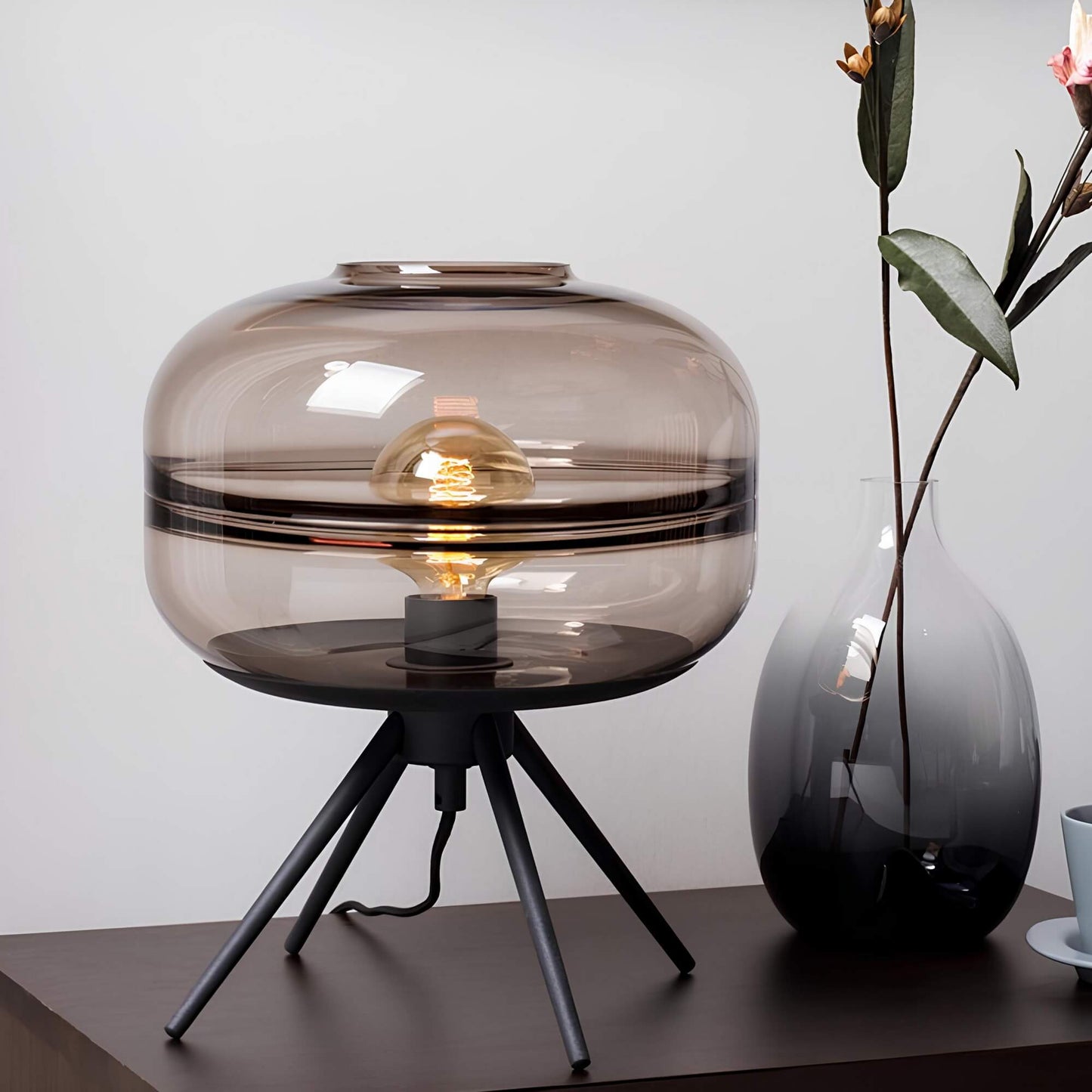 Elegante tafellamp | Modern ontwerp met glazen koepel en stevige metalen voet