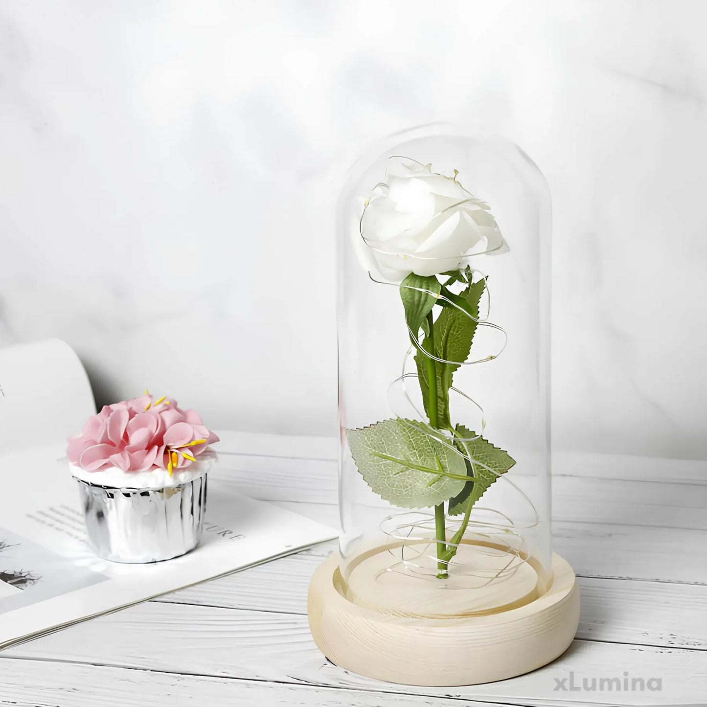 Beauty and the Beast - glazen roos met LED-verlichting