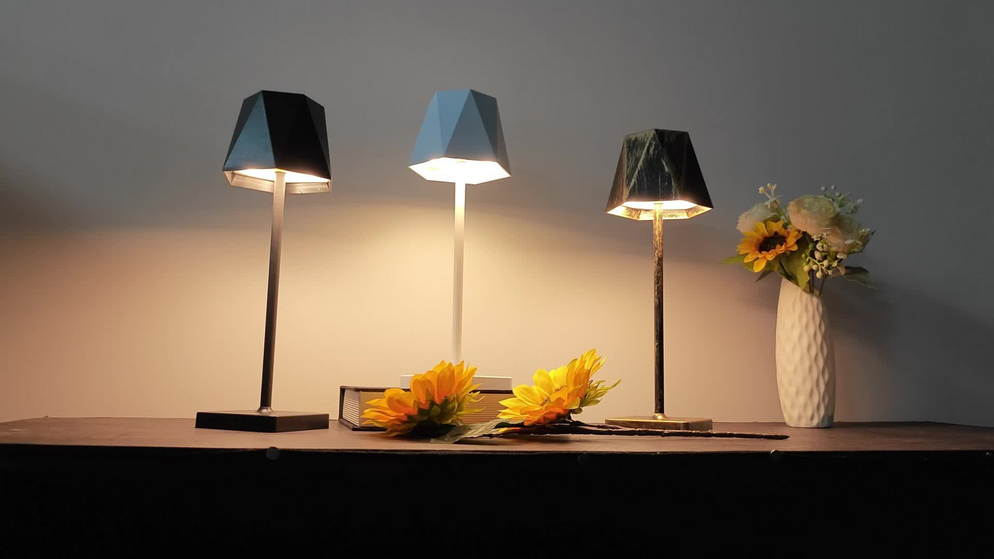 BrightEase | lichtgewicht draadloze bureaulamp