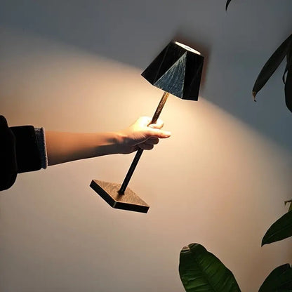 BrightEase | lichtgewicht draadloze bureaulamp