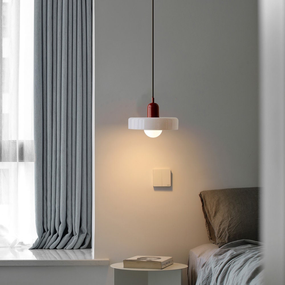 StiloGlas | Kleurrijke Hanglamp in Bauhaus-stijl – Glas-in-lood Design & Modern Vakmanschap