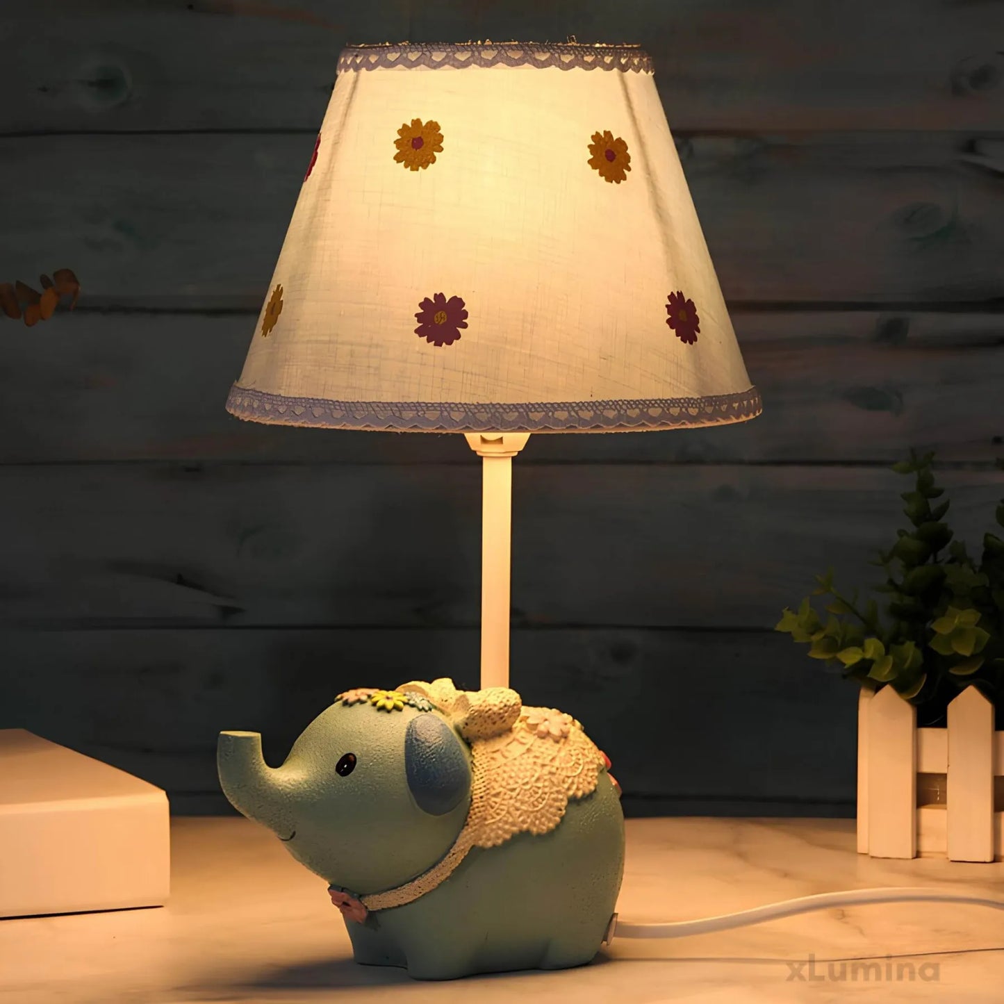 Luminelephant - Tafellamp met bloemenpatroon en olifantenvoet