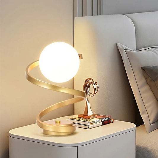 NordicGlow | Elegante LED tafellamp in Scandinavische stijl