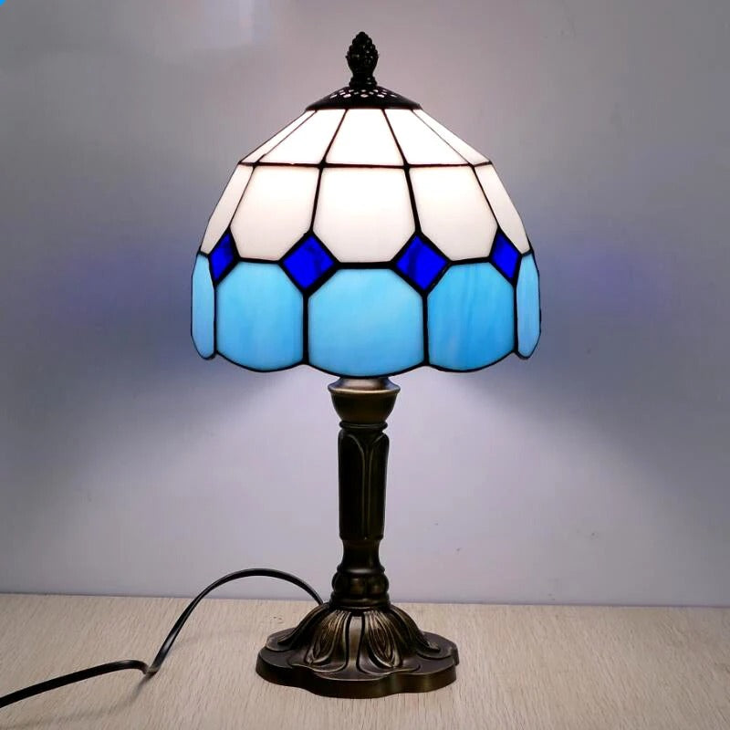 Kunstzinnige Tiffany glazen LED tafellamp in nostalgische stijl